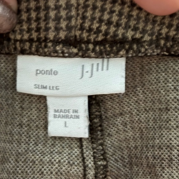 J. Jill Knit Fabric Dress Capris in Brown and Cream - Picture 2 of 7